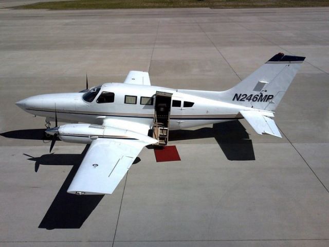 Cessna 402 (N246MP)