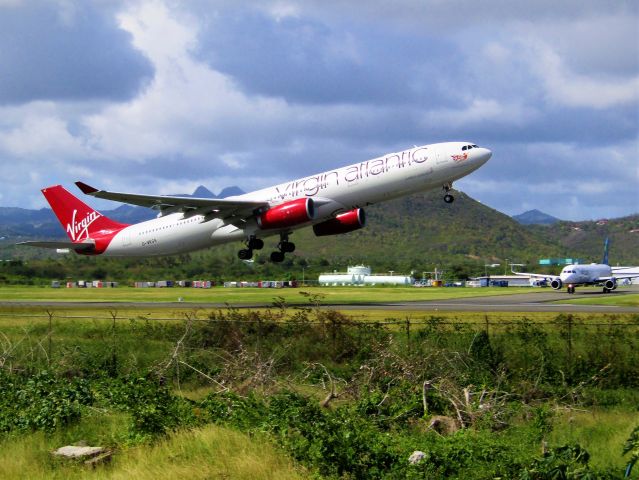 Airbus A330-300 (G-VKSS)