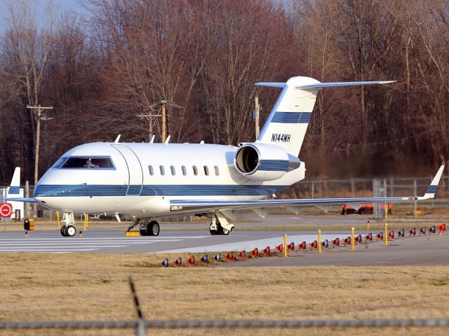 Canadair Challenger (N144MH)