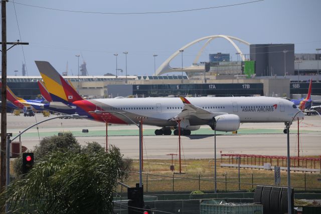 Airbus A350-900 (HL7771)