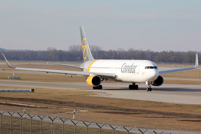 BOEING 767-300 (D-ABUH)