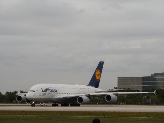 Airbus A380-800 (D-AIMC)