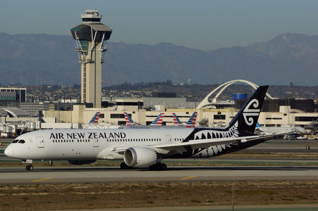Boeing 787-9 Dreamliner (ZK-NZJ)