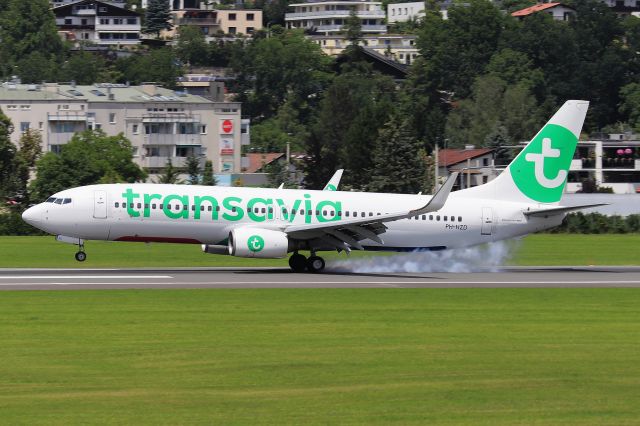 Boeing 737-800 (PH-HZD)