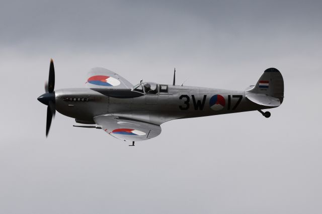 SUPERMARINE Spitfire —