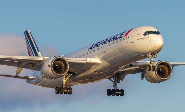 Airbus A350-900 (F-HTYB) - Air France A359 on short finals for runway 23