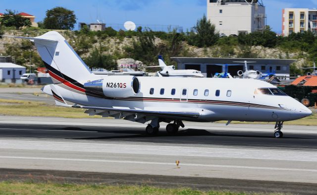 Canadair Challenger (N261QS)