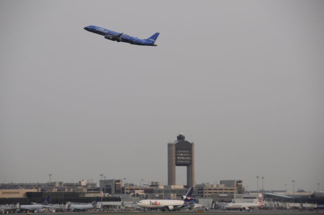 Embraer ERJ-190 — - Thanks Steve