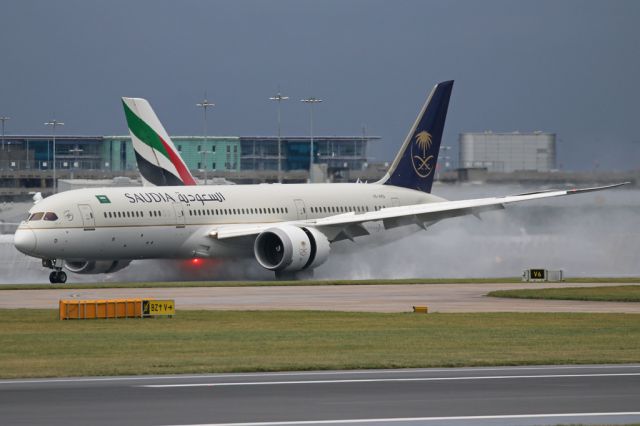 Boeing 787-9 Dreamliner (HZ-ARD) - SVA123 arriving from Jeddah on a wet runway after earlier rain.