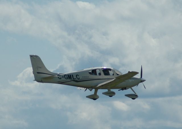 Cirrus SR-22 (C-GMLC)