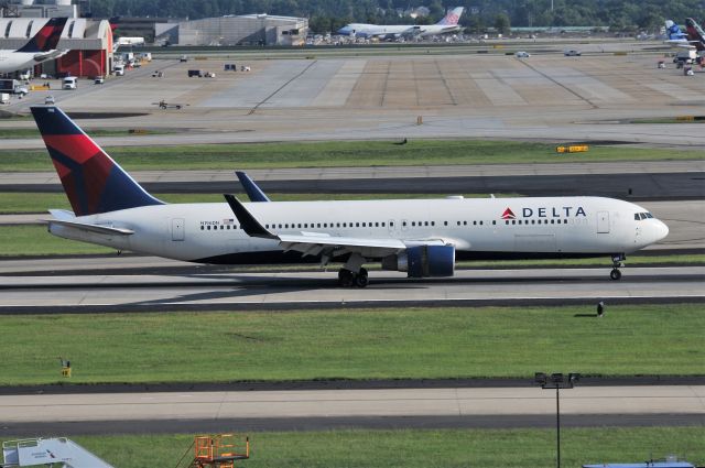 BOEING 767-300 (N196DN) - JUNE 2018