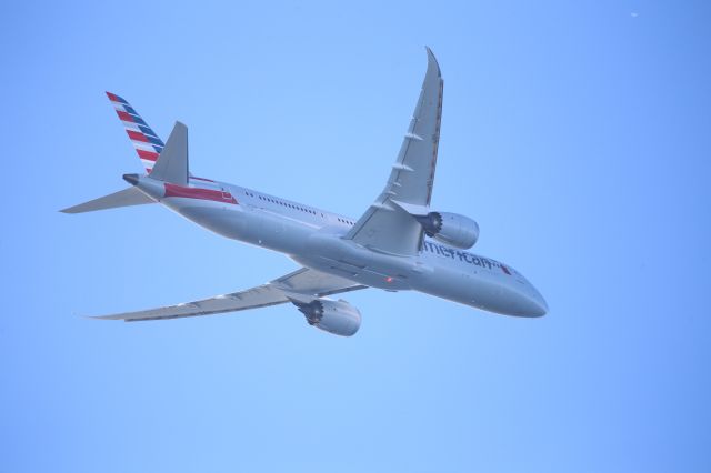 Boeing 787-9 Dreamliner (N833AA)