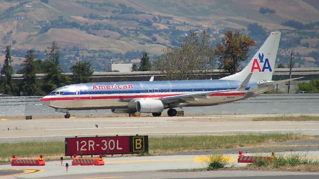 Boeing 737-700 (N812NN) - On 30R, prior to take off