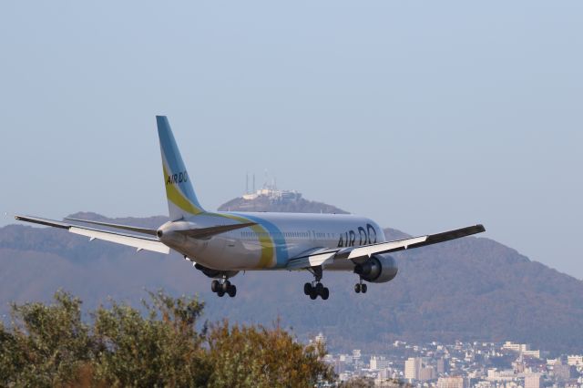 BOEING 767-300 (JA98AD) - 19 October 2015: HND-HKD.