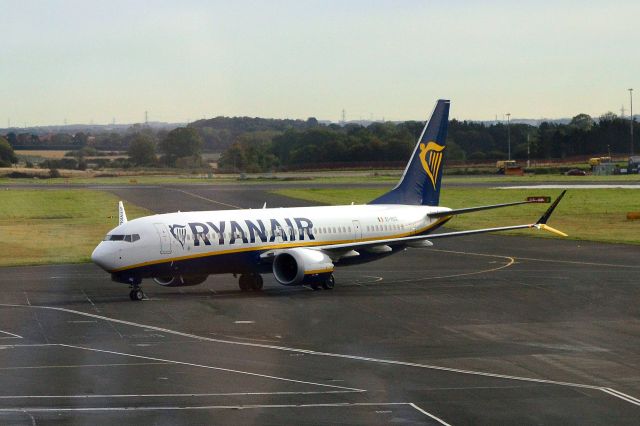 Boeing 737 MAX 8 (EI-HGG) - Ryanair - B737-8200 MAX (EI-HGG) on a morning arriving at NCL from ALC. Image taken from behind the international departures window. (Photo 16 Oct 23)