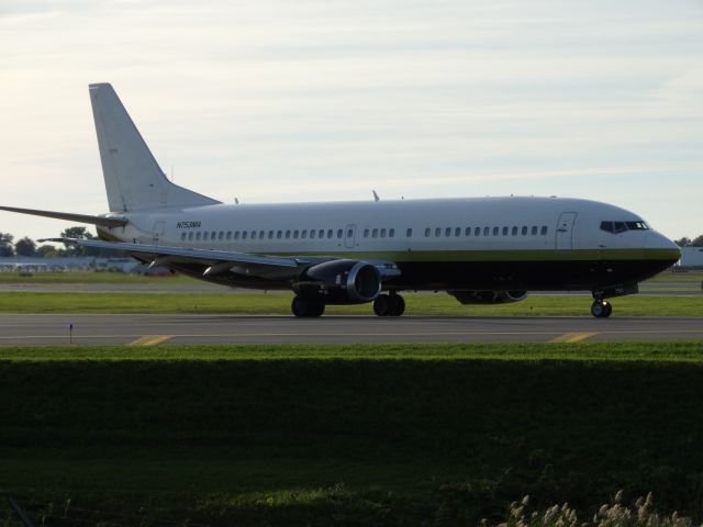 BOEING 737-400 (N753MA)