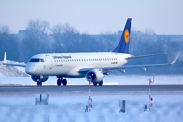 Embraer ERJ-190 (D-AEMB)