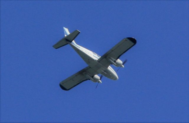 Piper Apache (C-GXIT) - C-GXIT Piper Aztec PA-23-250 en vol au dessus de Lavaltrie QC. le 31-07-2021 à 15:54