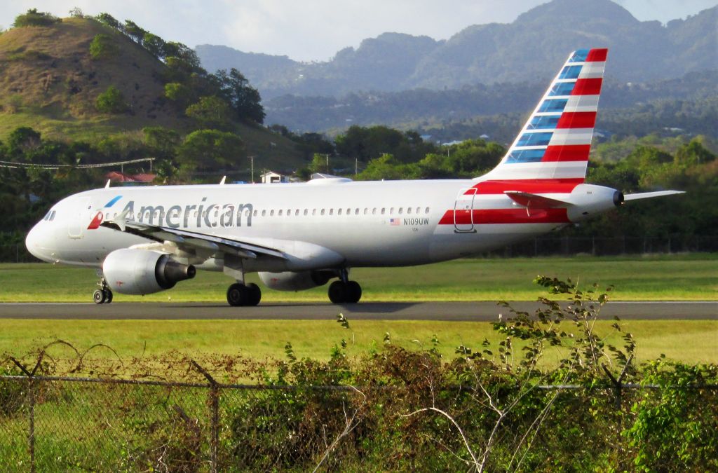 Airbus A320 (N109US)