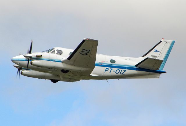 Beechcraft King Air 90 (PT-OIZ)