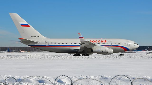 Ilyushin Il-96 (RA-96019)