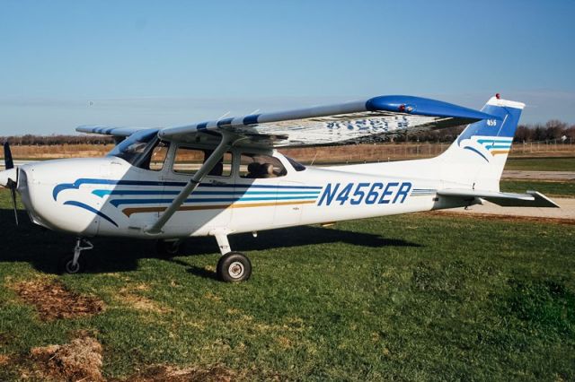 Cessna Skyhawk (N456ER)