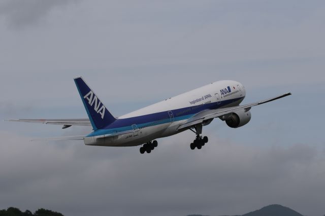 Boeing 777-200 (JA714A) - 09 August 2015:HKD-HND.