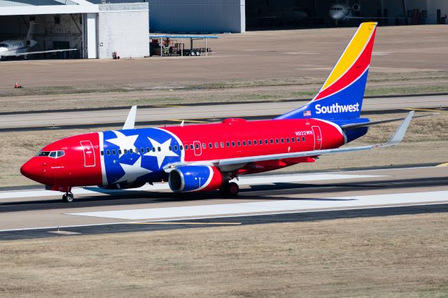 Boeing 737-700 (N922WN) - "Tennessee One" at Love Field.