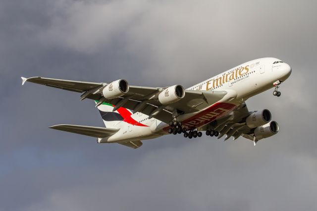 Airbus A380-800 (A6-EDB)