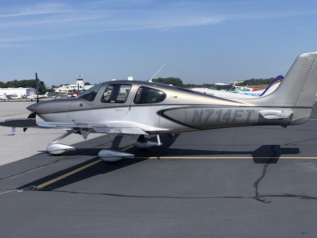 Cirrus SR-22 (N714FT) - Nice color choices