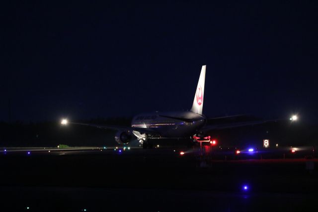 BOEING 767-300 (JA656J) - 26 May 2015:HKD-HND.