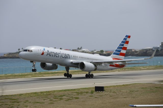 Piper Cheyenne (N195AA) - American Airlines N195AA departing TNCM