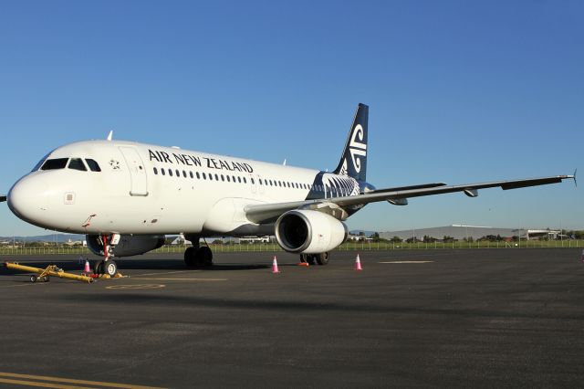 Airbus A320 (ZK-OJC)
