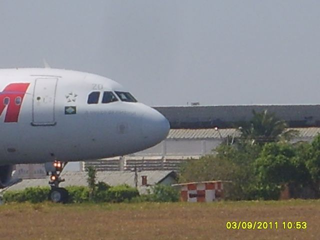 Airbus A319 (PT-MZD)