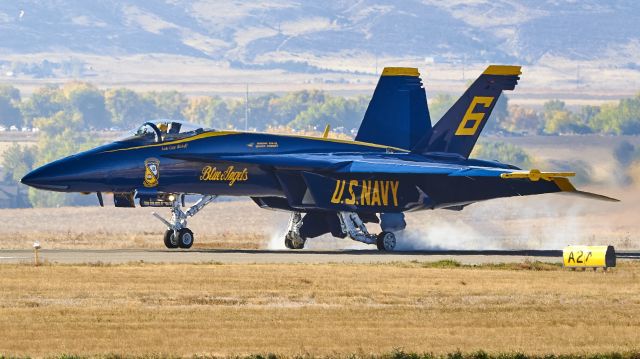 16-5539 — - Angel #6 aborting its display and landing with shredded main tires during the Great Colorado Airshow