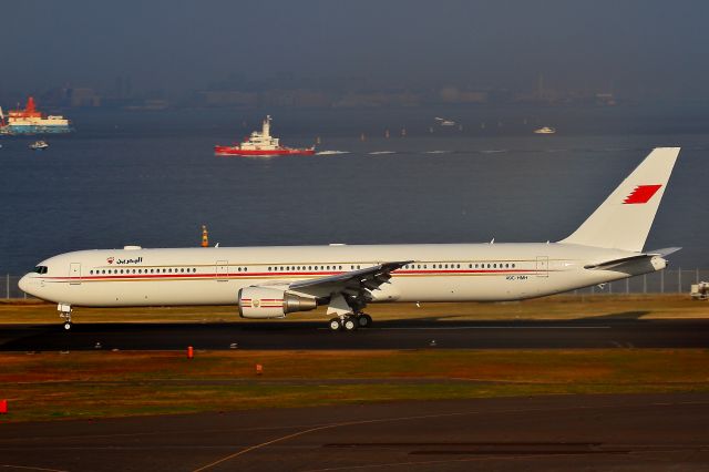 BOEING 767-400 (A9C-HMH)