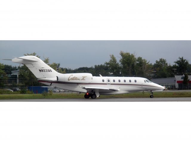 Cessna Citation X (N922QS) - The fastest business jet in the market. Take off roll runway 24 at Teterboro.