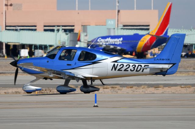 Cirrus SR-22 (N223DF)