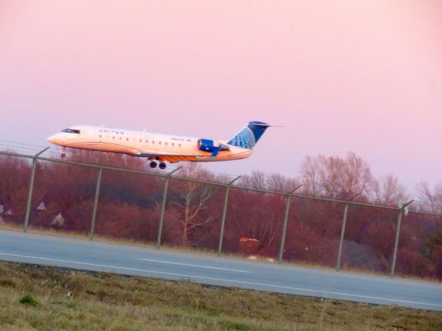 Canadair Regional Jet CRJ-200 (N963SW) - SKW5030br /DEN-JLNbr /01/22/2025