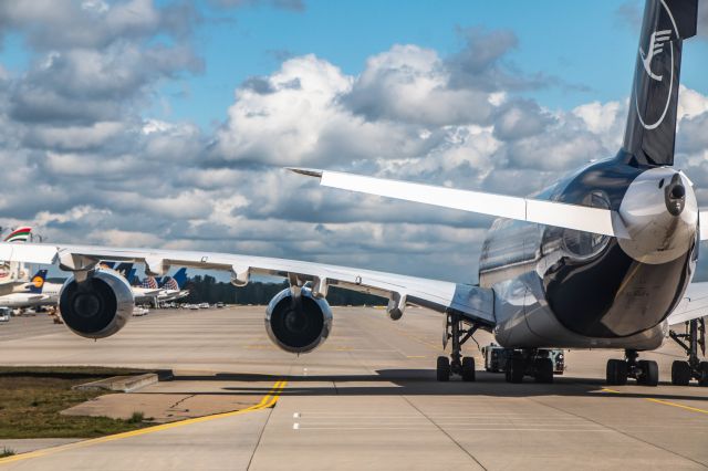 Airbus A380-800 (D-AIMB)