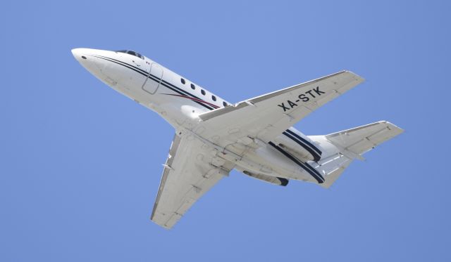 Hawker 800 (XA-STK) - Departing LAX on 25L