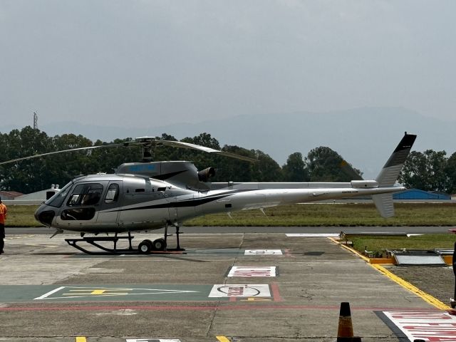 SCHLEICHER ASH-30Mi (N4074E) - Photo taken at HDG helipad after landing