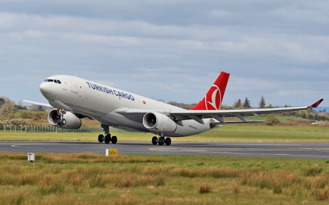 Airbus A330-200 (TC-JDS) - turkish cargo a330-200f tc-jds dep shannon for atlanta with a missing winglet 17/4/16.