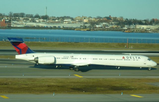 McDonnell Douglas MD-90 (N933DN) - One of Deltas new (used) MD-90s taxis to the gate in KLGA on FEB 5, 2012. It just entered service with Delta on 1-26-12 and was originally delivered to SAS in 1996 and also operated with Nordic Regional and most recently operated by Blue 1.