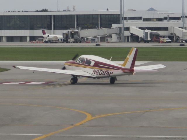 Piper PA-24 Comanche (N8284P)