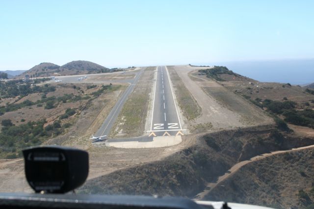 Cessna Skyhawk — - AVX approach