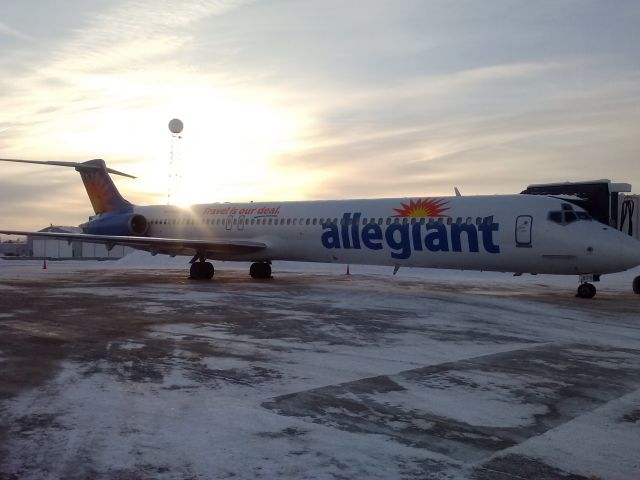 McDonnell Douglas MD-83 (N876GA)