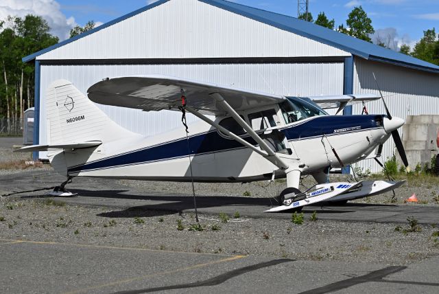 Piper 108 Voyager (N6098M)