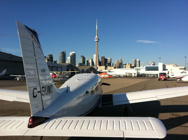 Piper Saratoga (C-GUMT)