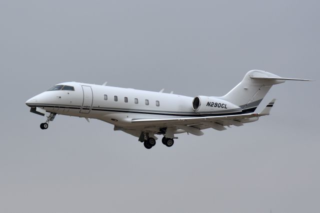 Bombardier Challenger 300 (N290CL) - Bombardier Challenger 300